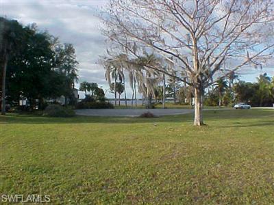 4370 E RIVERSIDE DR, FORT MYERS FL 33905