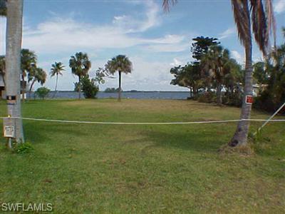 4385 E Riverside DR, FORT MYERS FL 33905