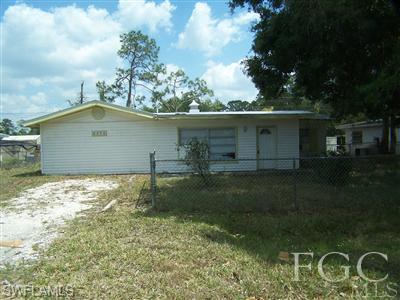 2174 E Gardenia CIR, NORTH FORT MYERS FL 33917