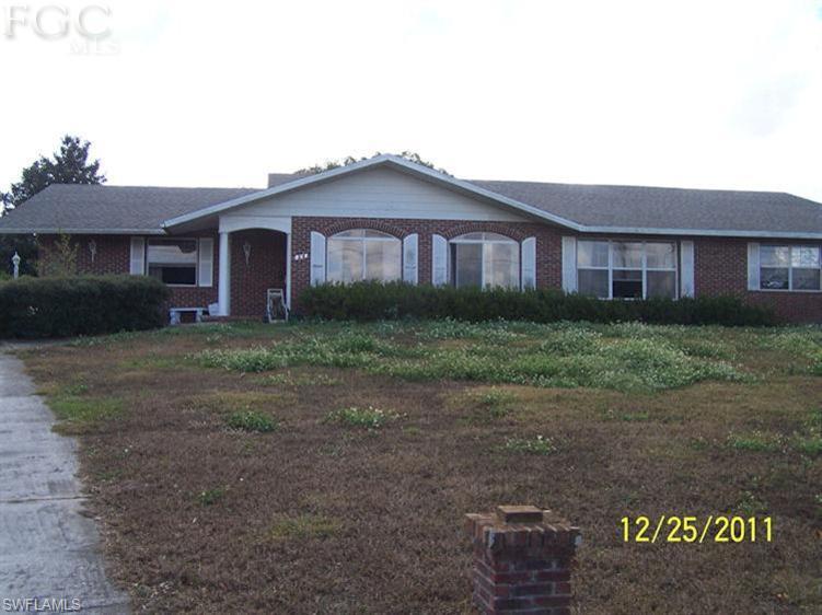 400 4th CT, FROSTPROOF FL 33843