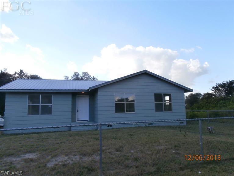 1613 Mcarthur AVE, LEHIGH ACRES FL 33972