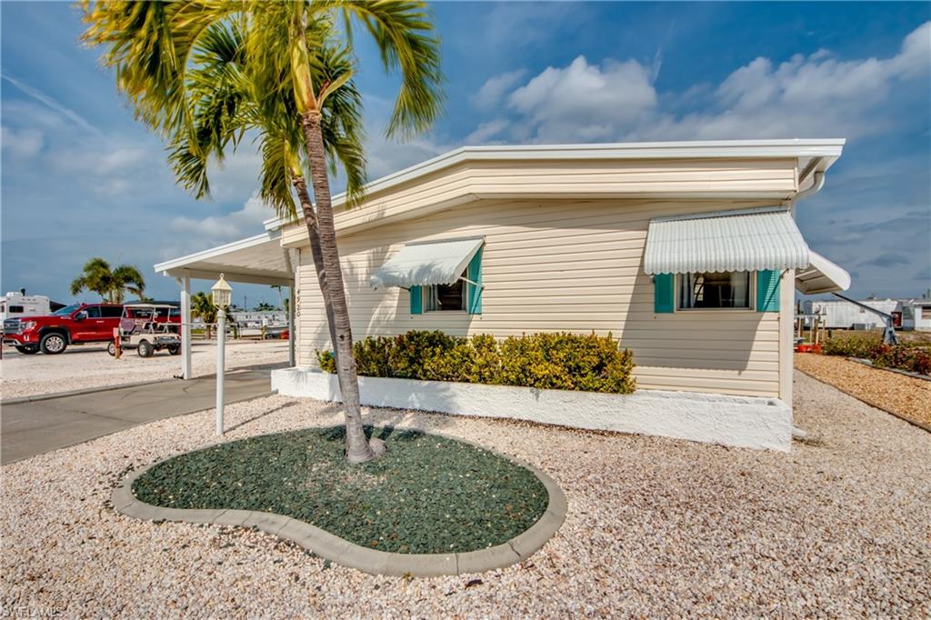 4920 Gulfgate LN, ST. JAMES CITY FL 33956