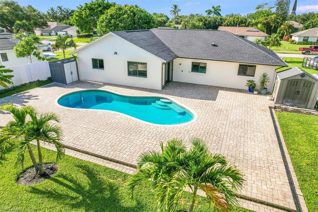 49 Willoughby DR, NAPLES FL 34110