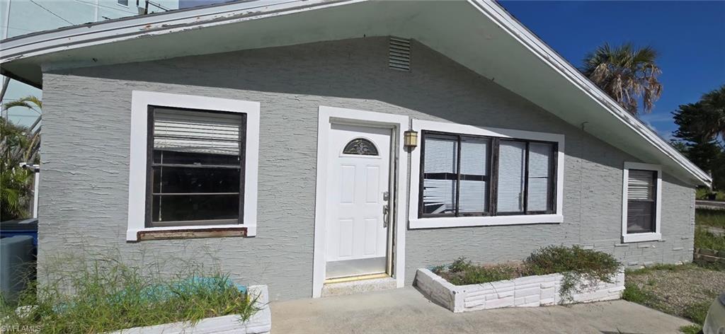 280 Fairweather LN, FORT MYERS BEACH FL 33931