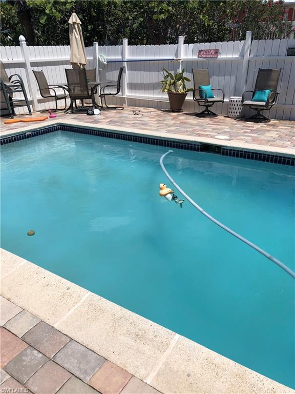 106 Hibiscus DR, FORT MYERS BEACH FL 33931