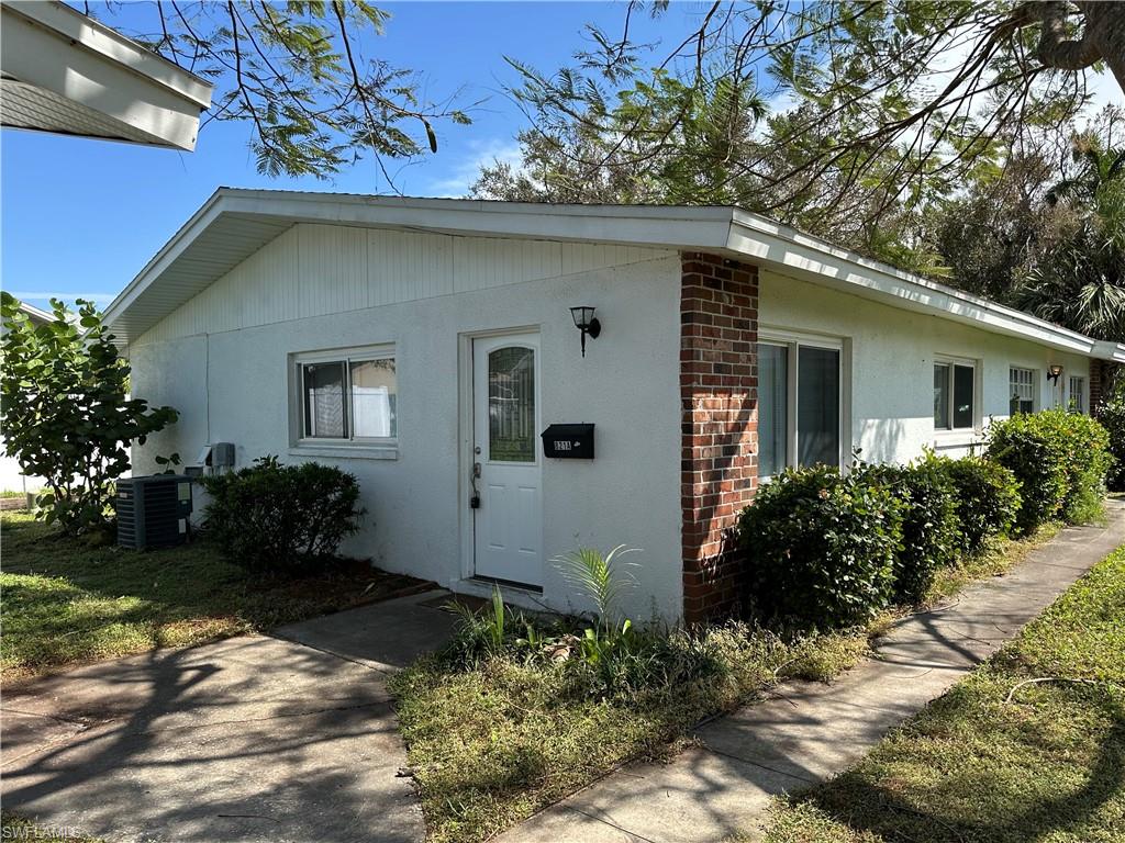 821 Courtington LN # 1, FORT MYERS FL 33919