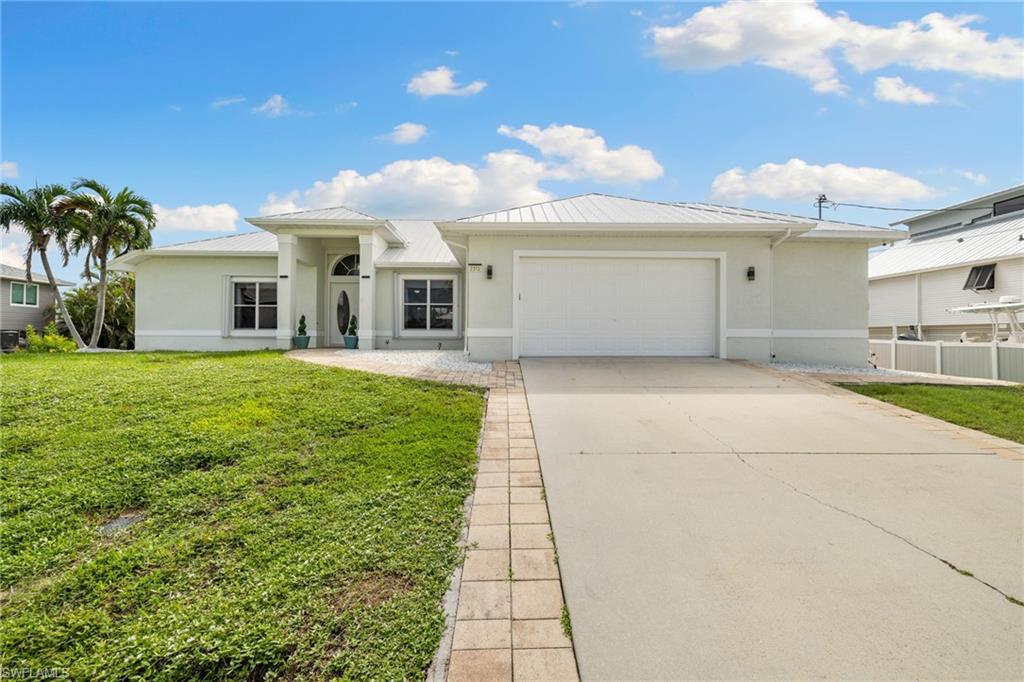 2372 Sycamore ST, ST. JAMES CITY FL 33956