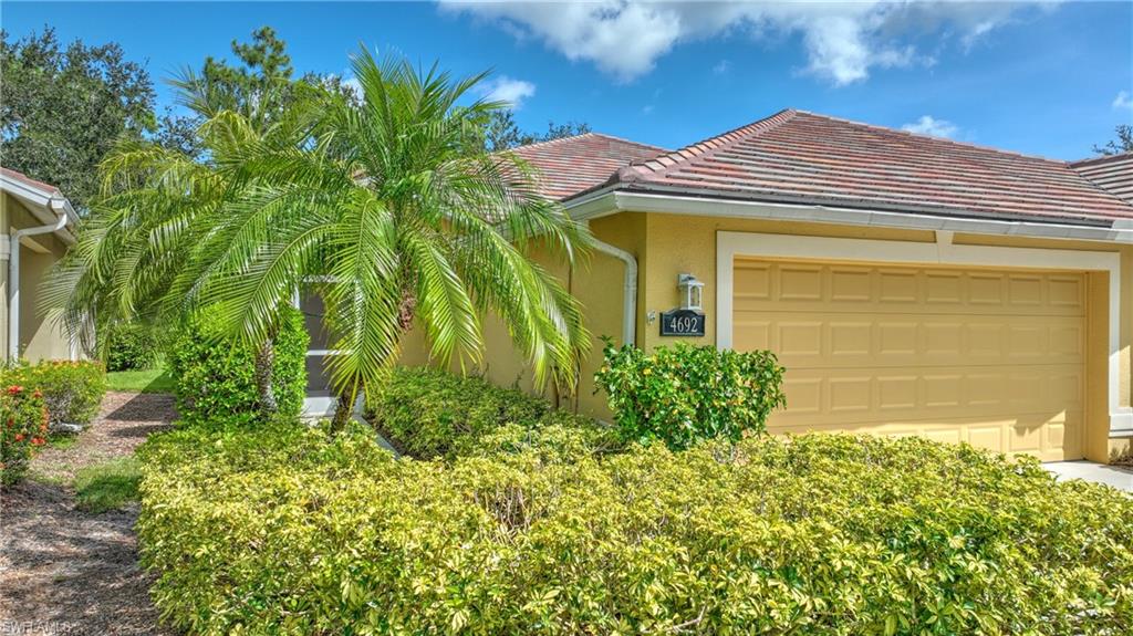 4692 Fairloop RUN, LEHIGH ACRES FL 33973