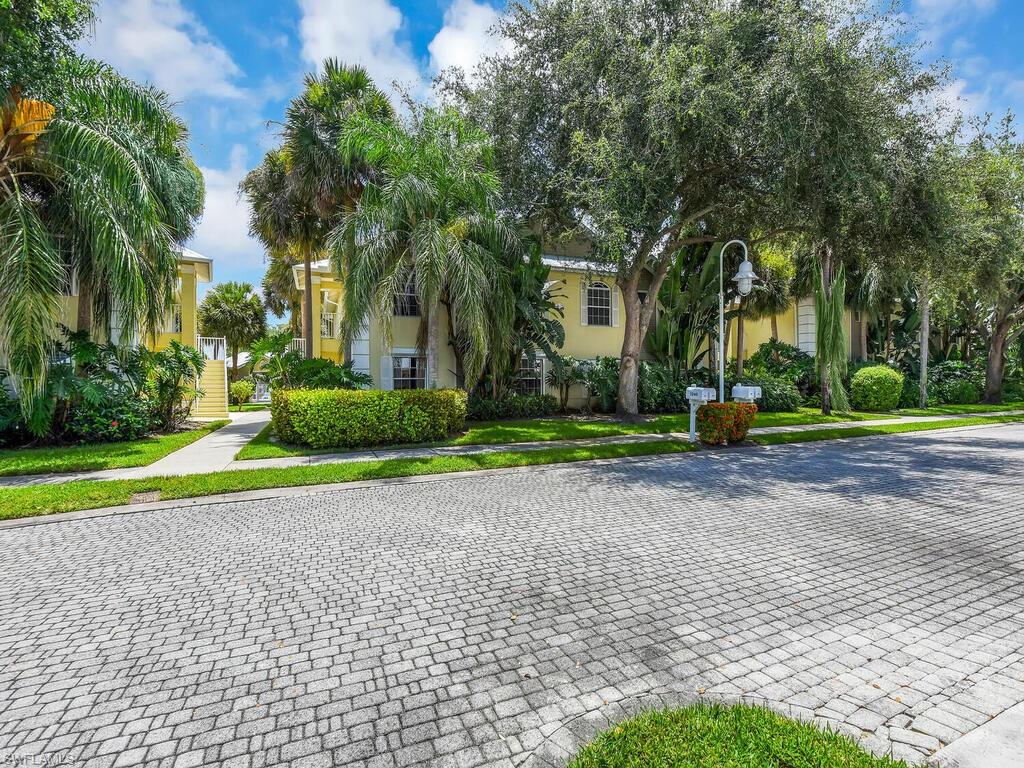 1240 Shady Rest LN # 104, NAPLES FL 34103