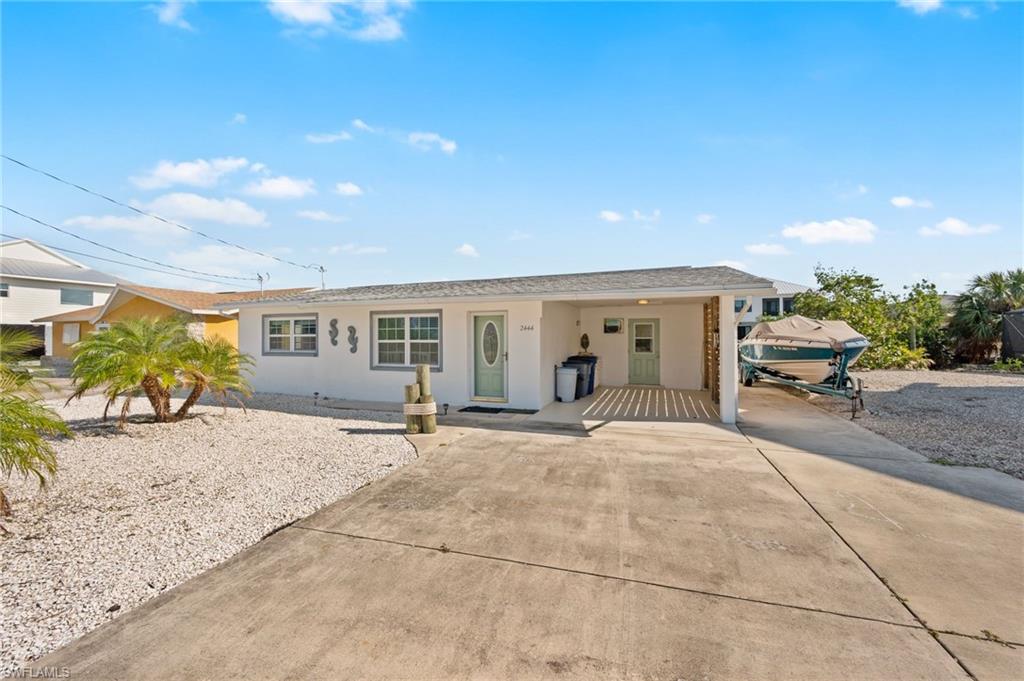 2444 Sycamore ST, ST. JAMES CITY FL 33956