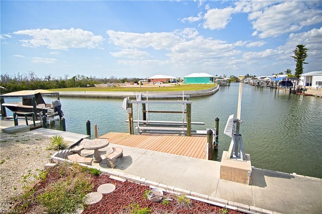 3934 Dewberry LN, ST. JAMES CITY FL 33956