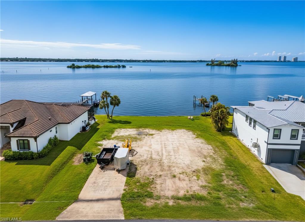 2053 Club House RD, NORTH FORT MYERS FL 33917
