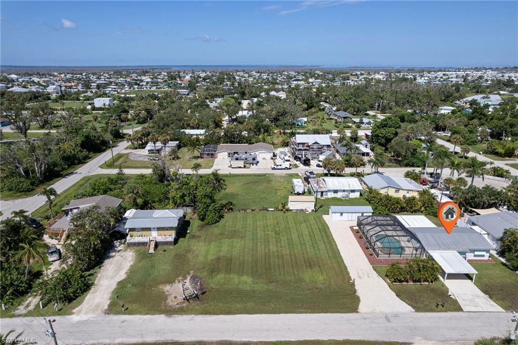 2531 Rose AVE, ST. JAMES CITY FL 33956