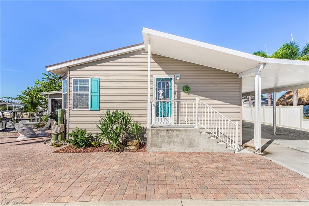 5025 Curlew DR, ST. JAMES CITY FL 33956