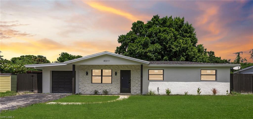 4011 Coconut CIR N, NAPLES FL 34104