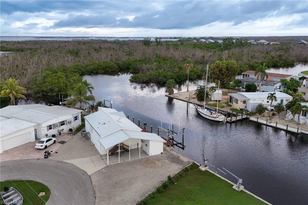 3952 Blueberry LN, ST. JAMES CITY FL 33956
