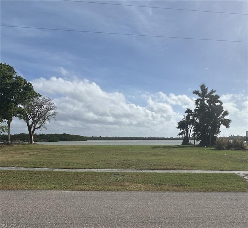 945 Caxambas DR, MARCO ISLAND FL 34145