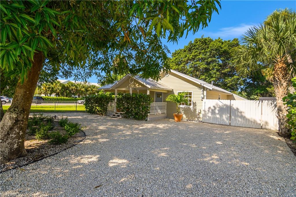 27748 Pullen AVE, BONITA SPRINGS FL 34135