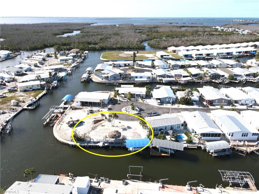 2950 Skipper LN, ST. JAMES CITY FL 33956