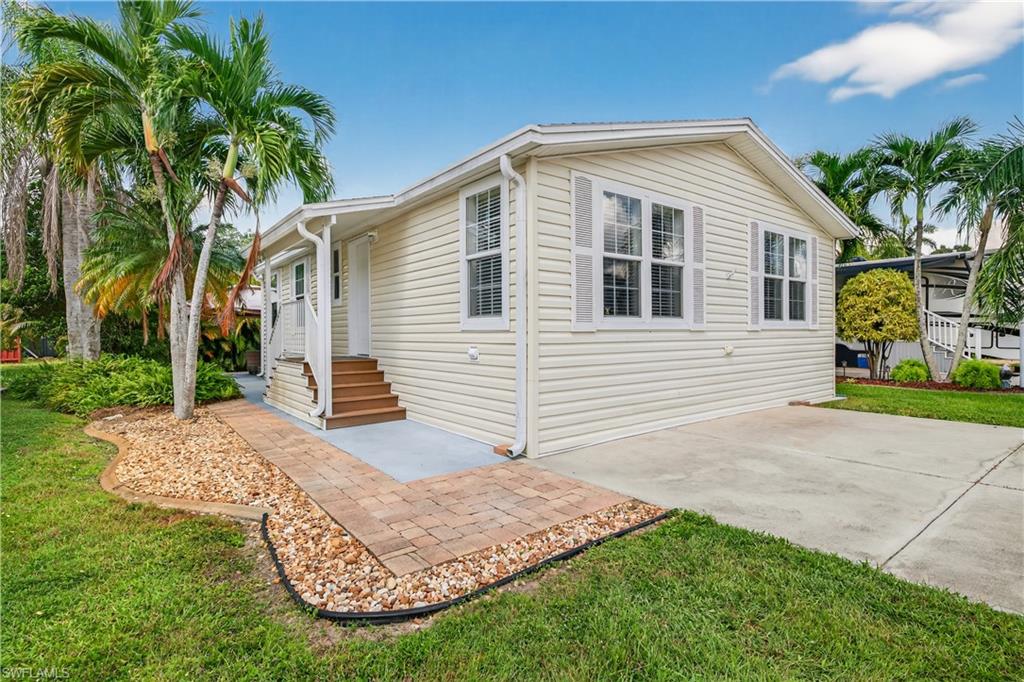 5720 Maplewood CT, FORT MYERS FL 33905