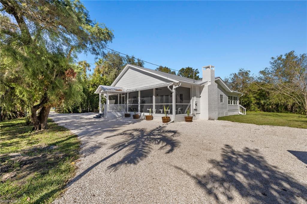 17780 Caloosa RD, ALVA FL 33920