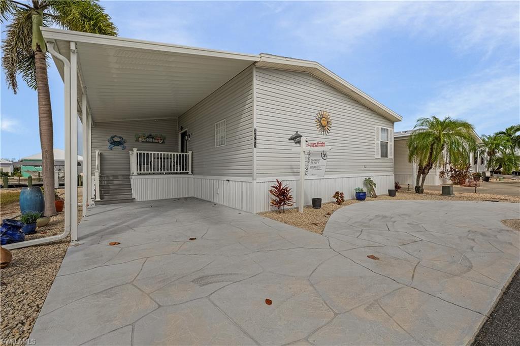 3057 Sloop LN, ST. JAMES CITY FL 33956