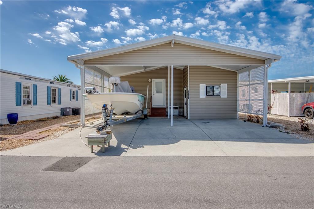 5020 Gulfgate LN, ST. JAMES CITY FL 33956