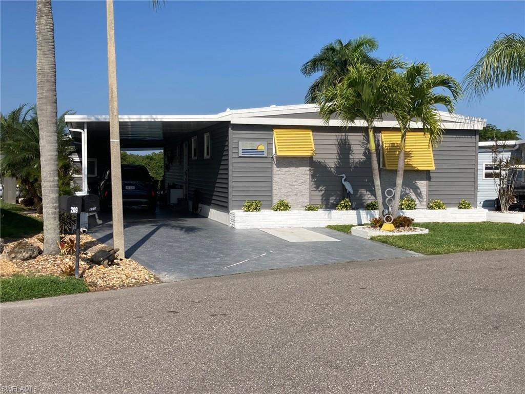 210 Sun CIR, FORT MYERS FL 33905