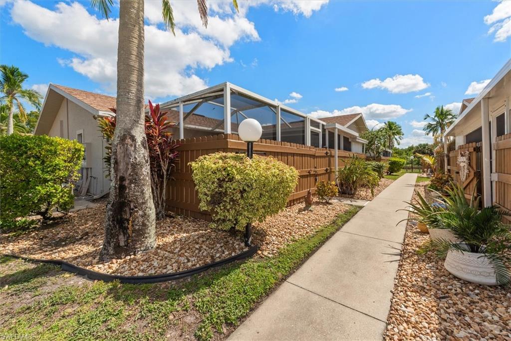 15630 Crystal Lake DR # 102, NORTH FORT MYERS FL 33917