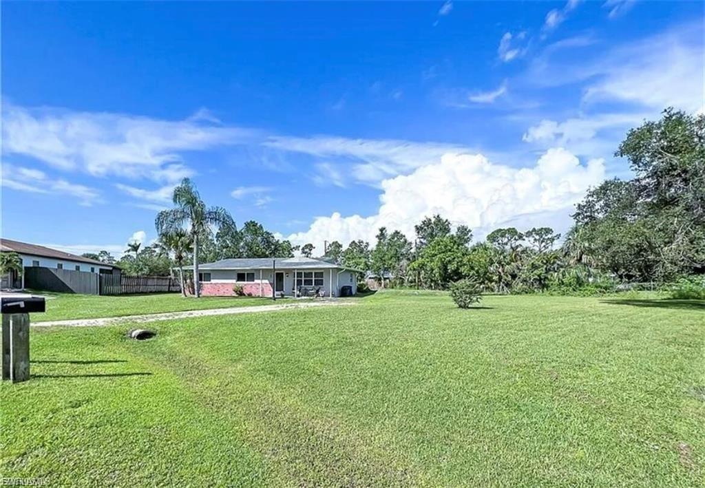 2117 Gardenia CIR W, NORTH FORT MYERS FL 33917