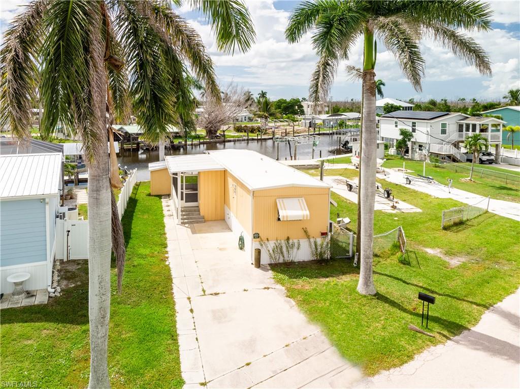 3851 Coconut DR, ST. JAMES CITY FL 33956