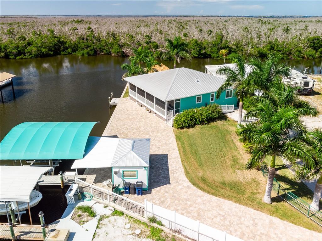 3947 Coconut DR, ST. JAMES CITY FL 33956