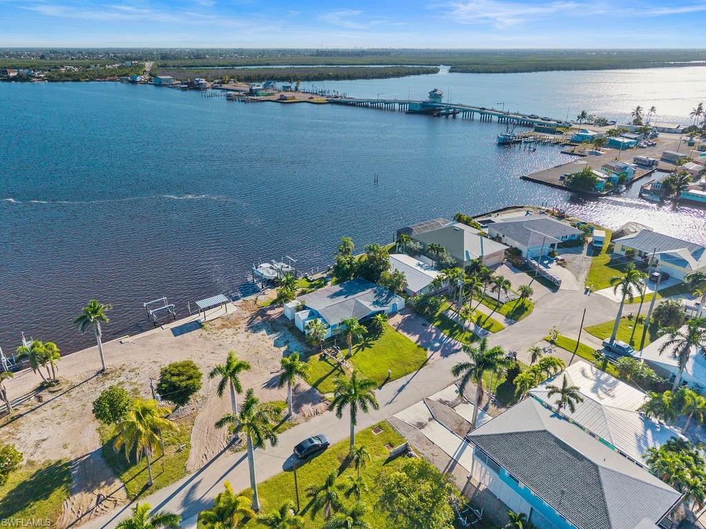 2504 Bayshore DR, MATLACHA FL 33993