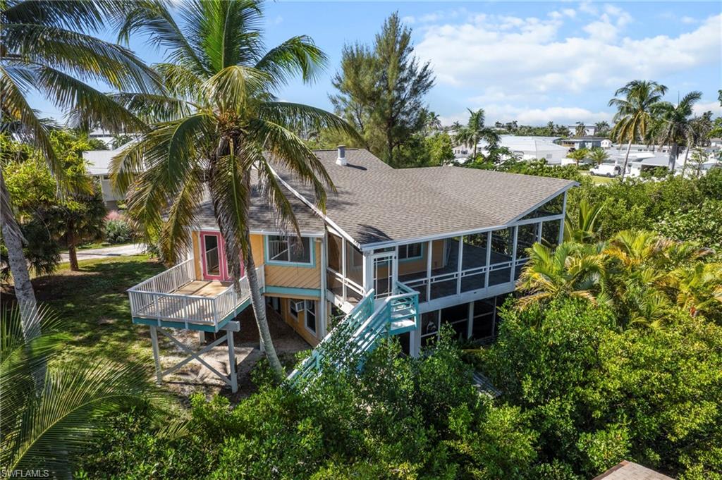 3660 Schooner LN, ST. JAMES CITY FL 33956