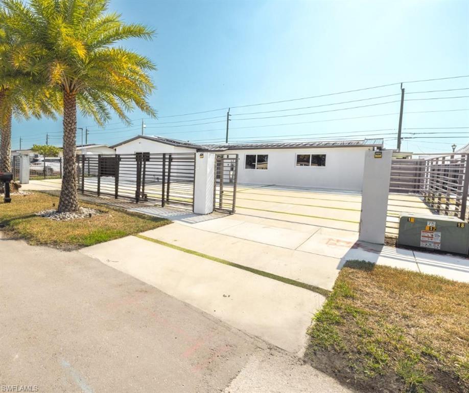 18250 NW 86 th Ave, HIALEAH FL 33015