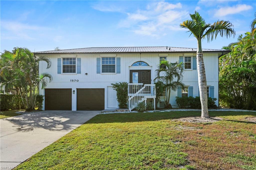 1570 Avion PL, NAPLES FL 34104