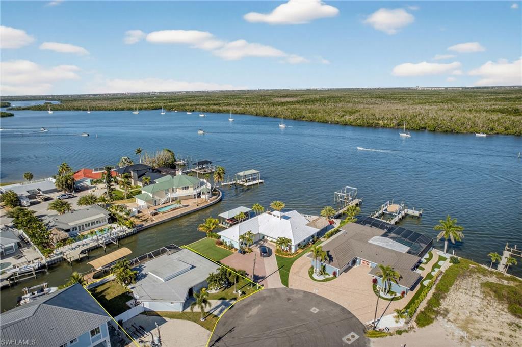 467 Madison CT, FORT MYERS BEACH FL 33931