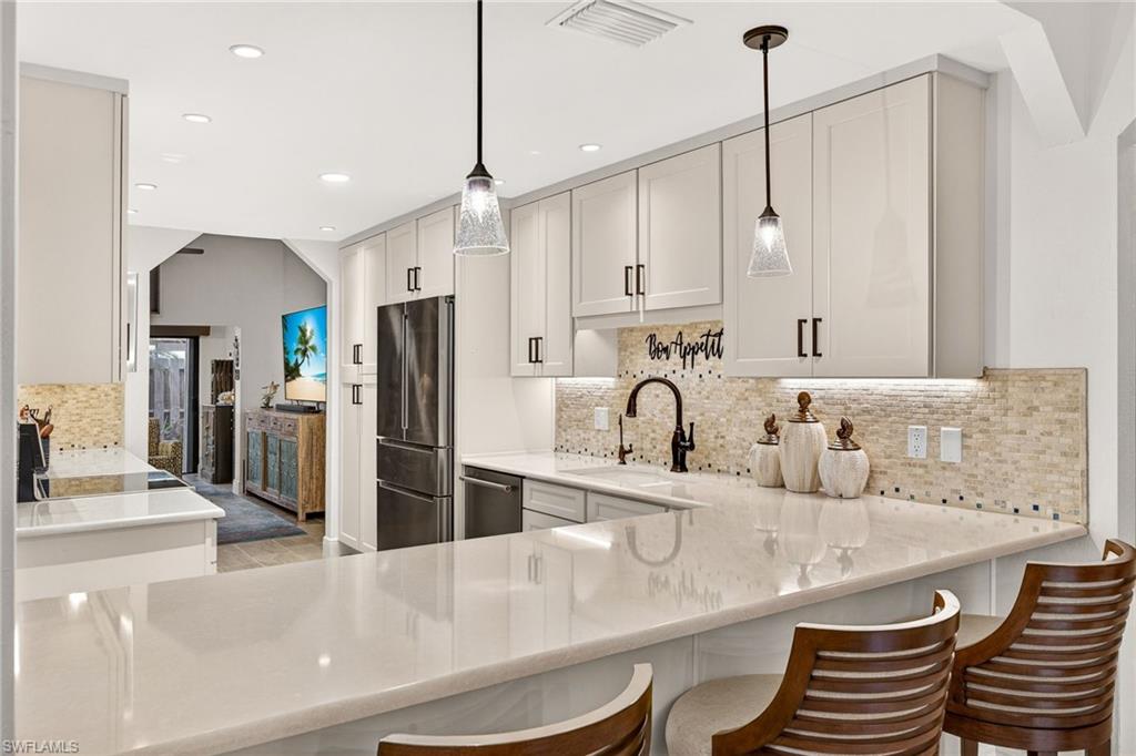 4656 S Landings DR, FORT MYERS FL 33919