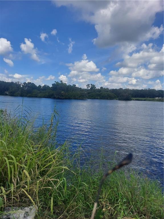 2114 Silk Bay BLVD, ALVA FL 33920