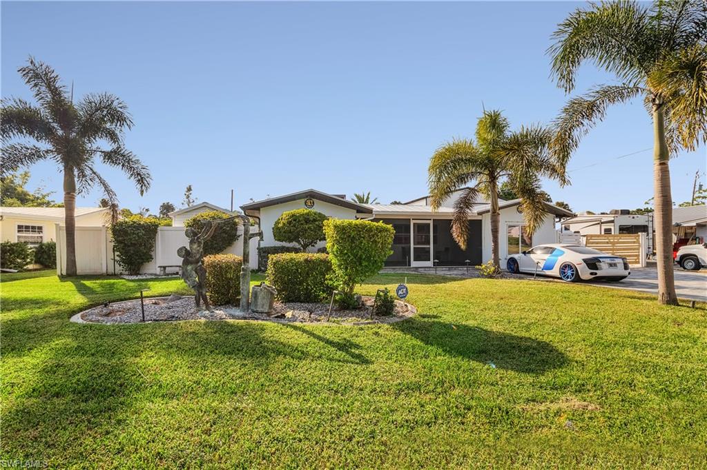 2303 Club House RD, NORTH FORT MYERS FL 33917