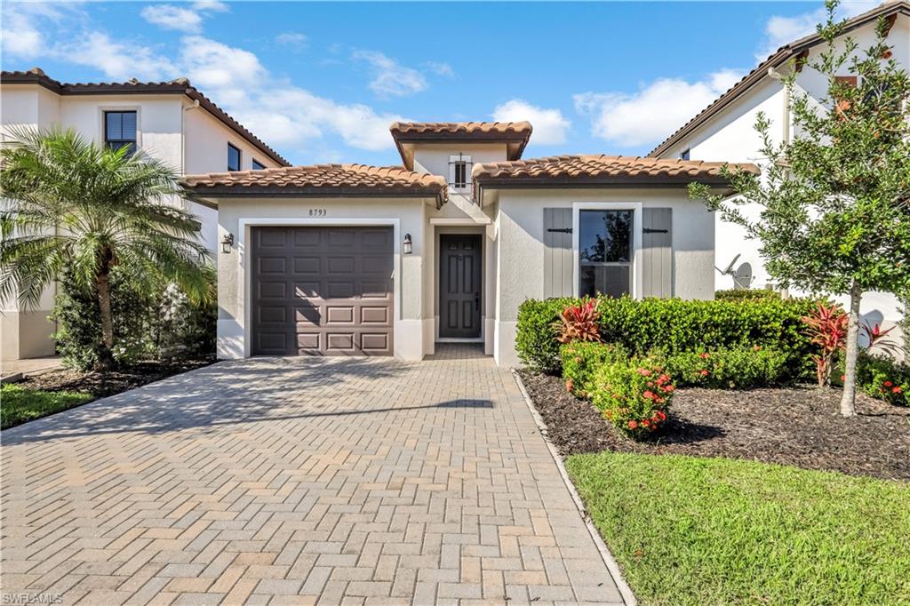 8793 Madrid CIR, NAPLES FL 34104