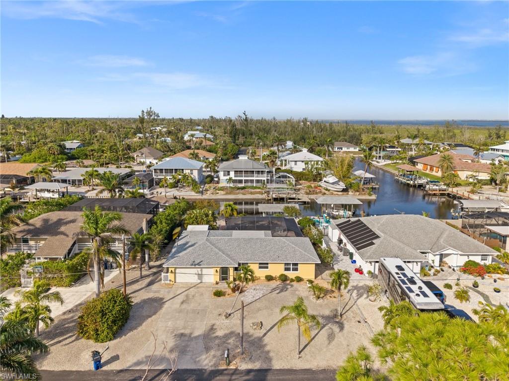 3462 Pinetree DR, ST. JAMES CITY FL 33956