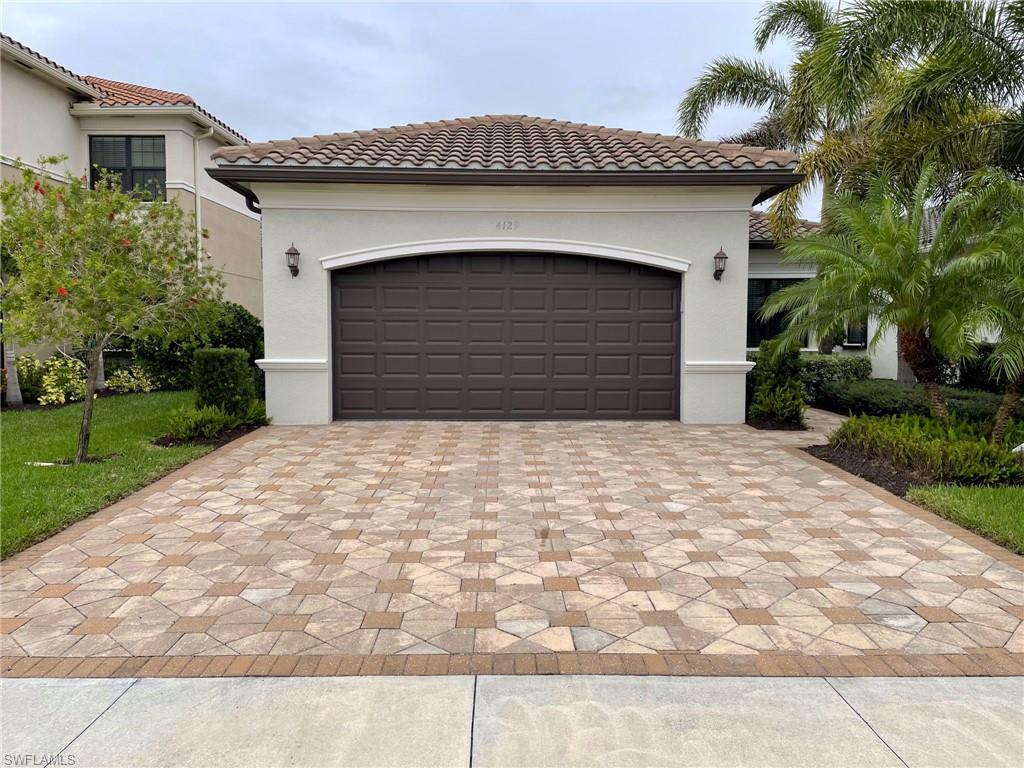 4129 Amelia WAY