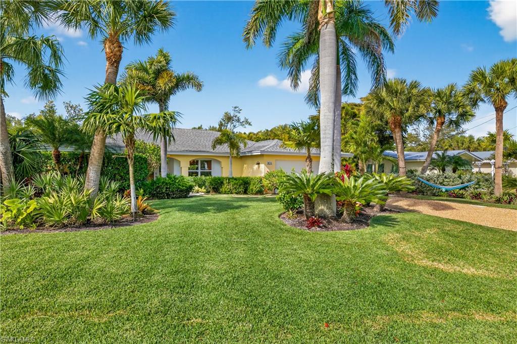 1103 Captains Walk ST, SANIBEL FL 33957