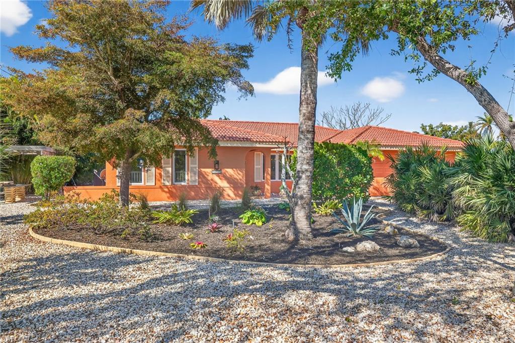 1065 Fish Crow RD, SANIBEL FL 33957