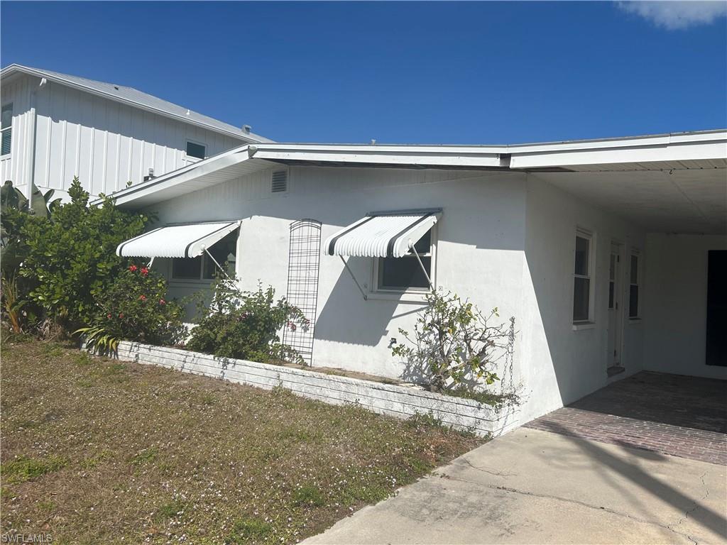 2320 Oleander ST, ST. JAMES CITY FL 33956