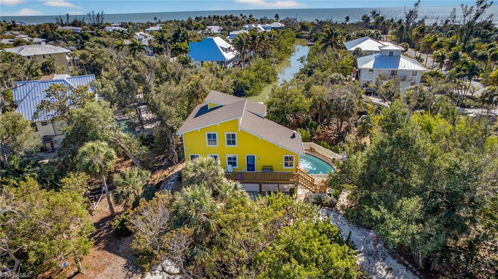 6143 Castaways LN