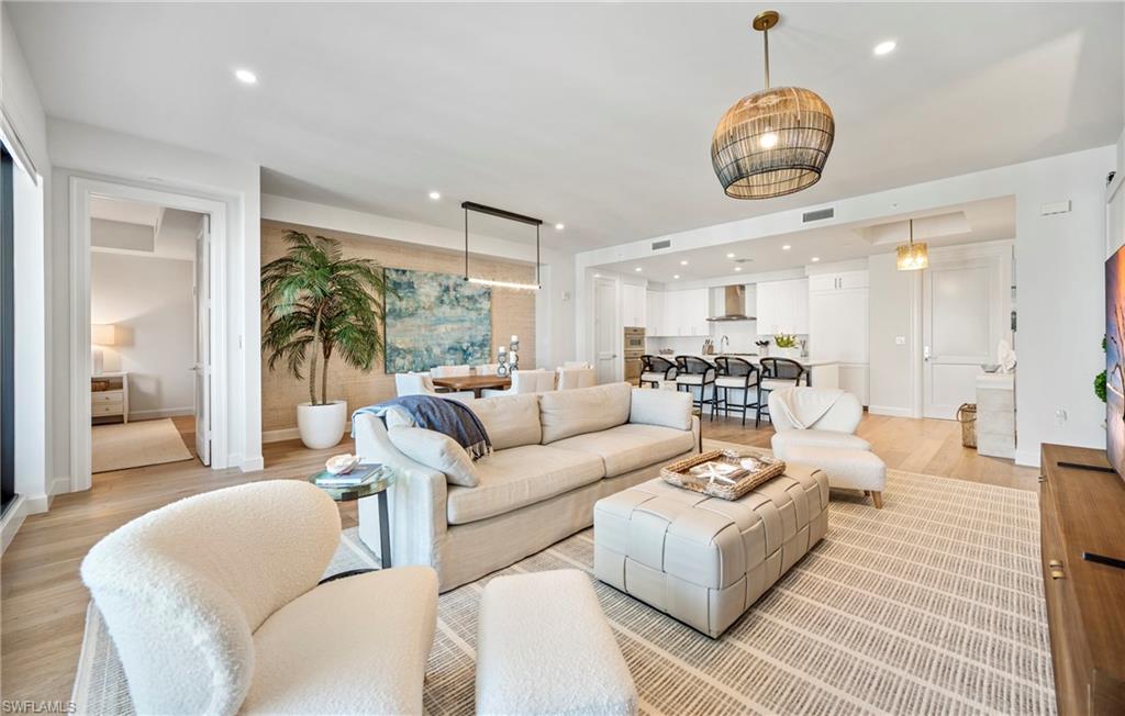 1125 Central AVE 562