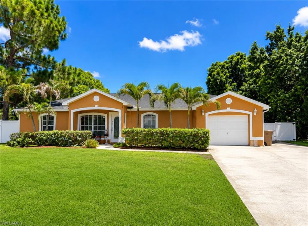 416 Candlewick CIR S