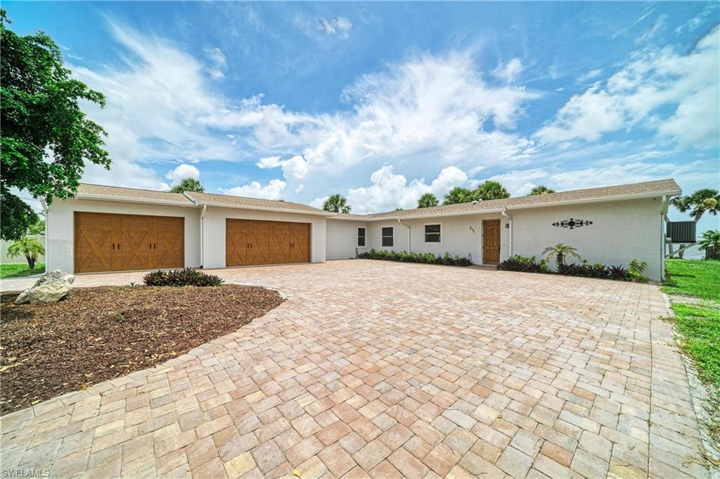 211 Bahia Vista DR